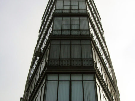 Diagonal Building