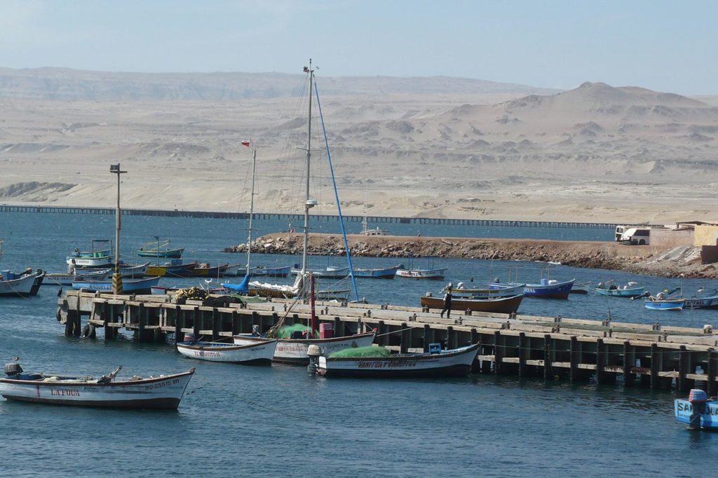 Harbour_in_San_Juan_de_Marcona_-_panoramio