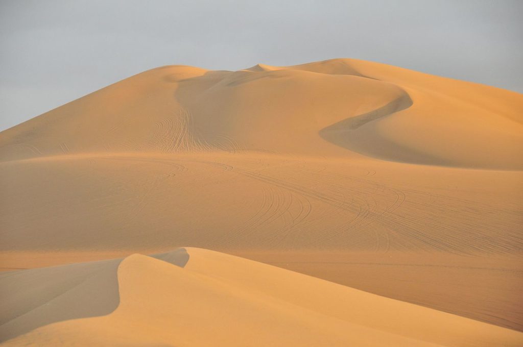 Sand_Dunes_Huacachina_Peru