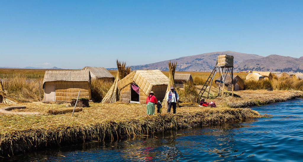 islas-flotantes-de-los-uros-lago-titicaca